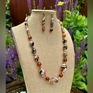 1980's Hypnotic Hues Burnt Sienna and Gold Marbled Swirled Lucite Jewelry Set